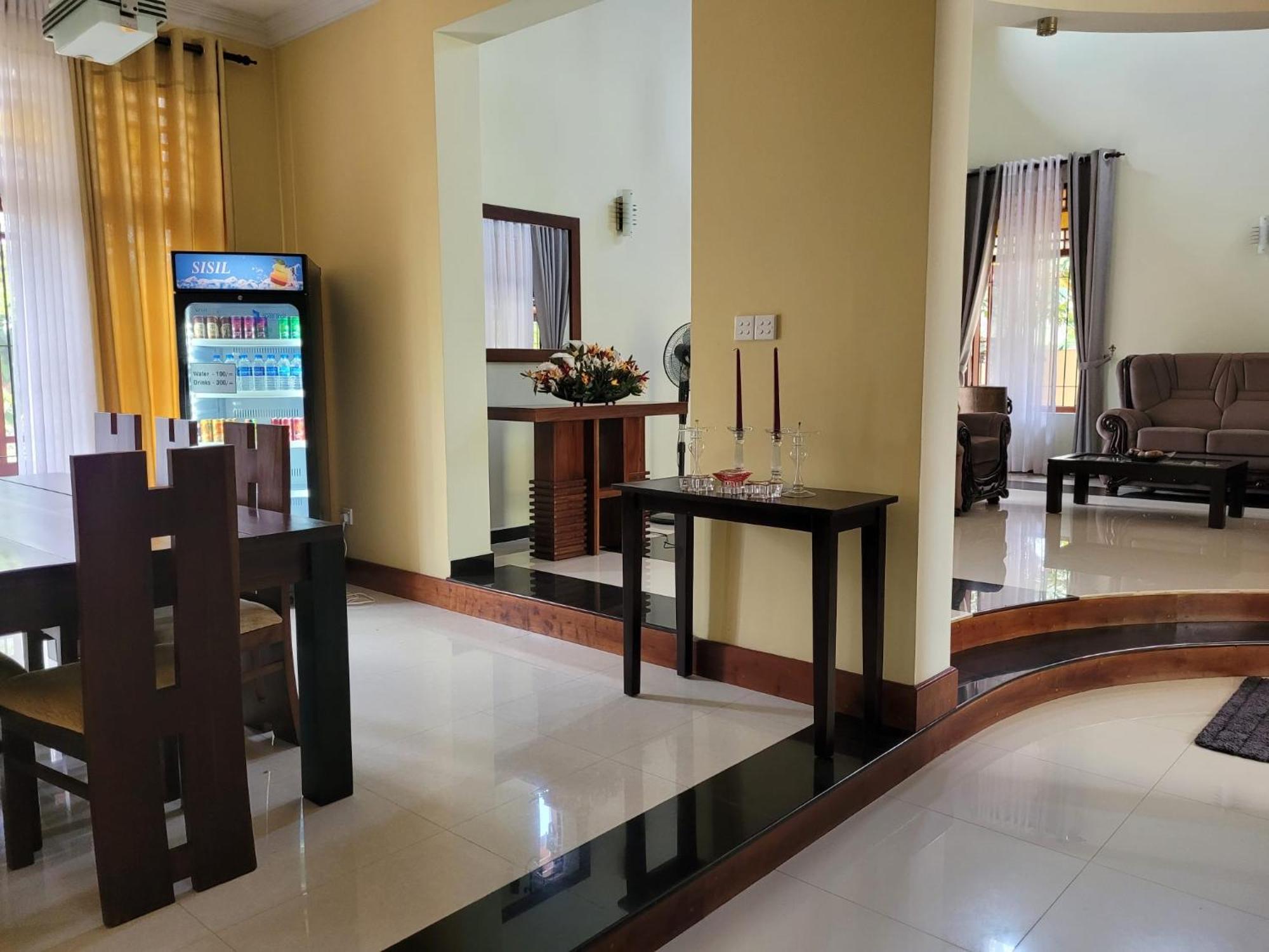 Bigcity Villa - Airport Transit Hotel カトゥナカヤ エクステリア 写真